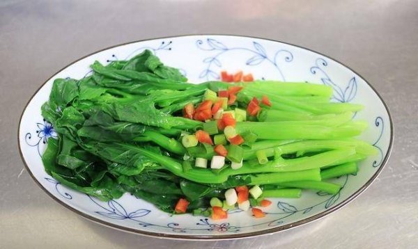 白灼芥兰焯水多久-白灼芥兰的做法7