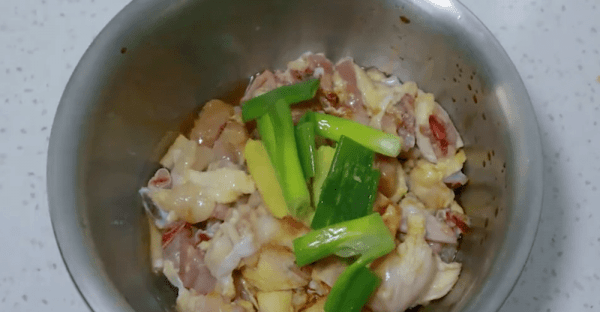 童子鸡的最佳做法-青椒童子鸡的家常做法2