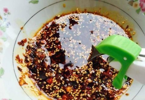 蒜泥白肉是哪里的菜-蒜泥白肉的汁怎么调11