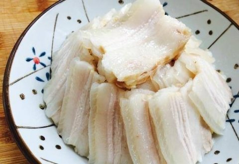 蒜泥白肉是哪里的菜-蒜泥白肉的汁怎么调6