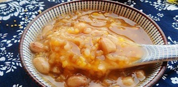 花生玉米粥功效与作用-花生玉米粥的做法1