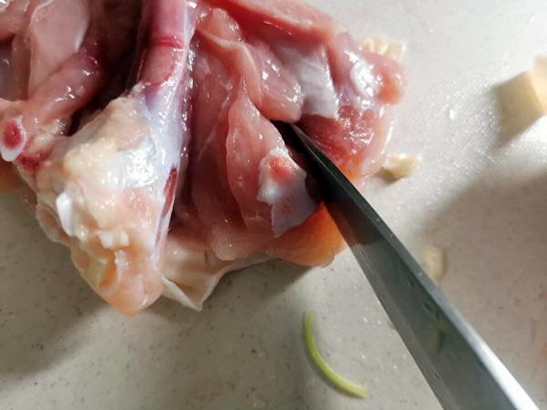 马蹄笋怎么做好吃-马蹄笋煨鸡腿肉3