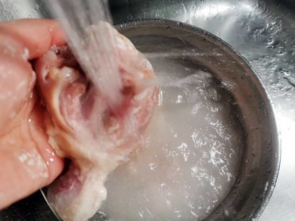 马蹄笋怎么做好吃-马蹄笋煨鸡腿肉5