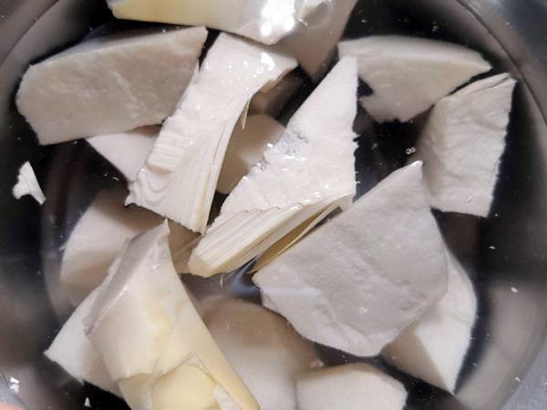 马蹄笋怎么做好吃-马蹄笋煨鸡腿肉8
