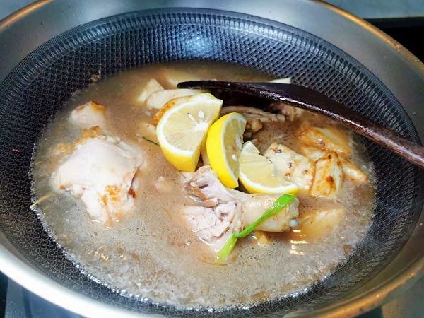 马蹄笋怎么做好吃-马蹄笋煨鸡腿肉14