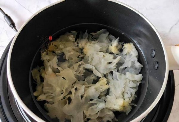 润肺止咳的炖品-炖什么喝可以止咳润肺7