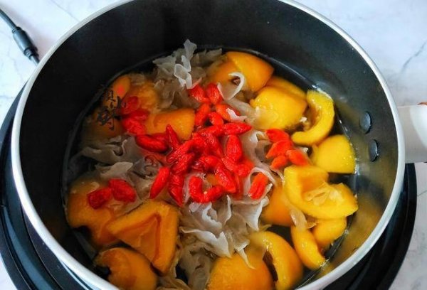 润肺止咳的炖品-炖什么喝可以止咳润肺10