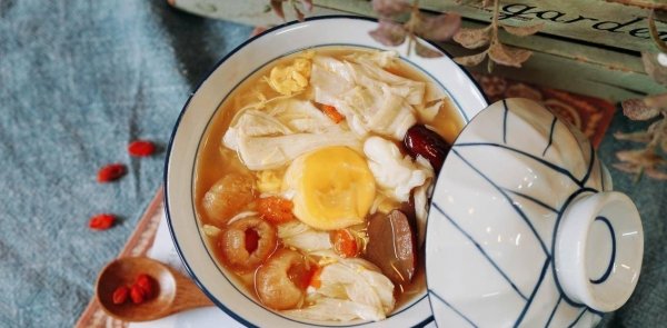 腐竹红糖煮鸡蛋有什么作用-鸡蛋红枣腐竹糖水的做法1