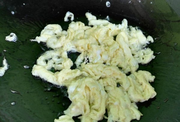 如何做蛋包饭-蛋包饭的做法4