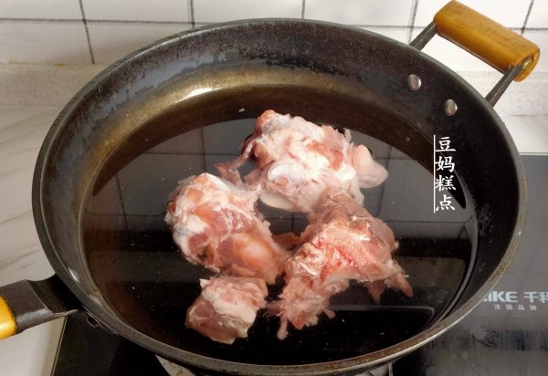 排骨苦瓜汤炖多久-排骨苦瓜汤的做法功效5