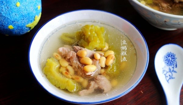 排骨苦瓜汤炖多久-排骨苦瓜汤的做法功效9