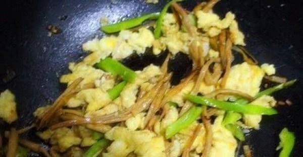 鸡蛋炒黄花菜的功效-黄花菜不能和什么一起吃6