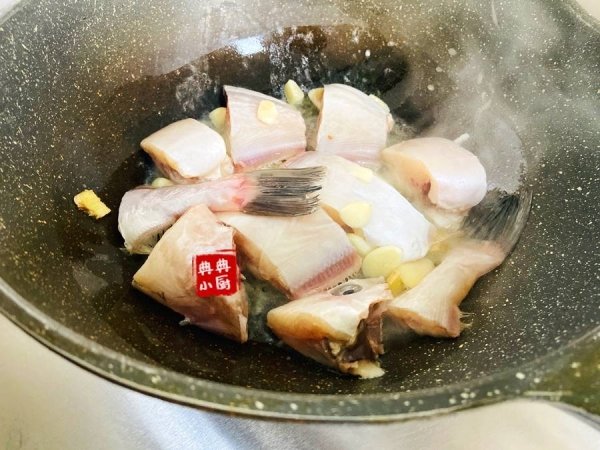 扒皮鱼怎么烧好吃-扒皮鱼的家常做法2