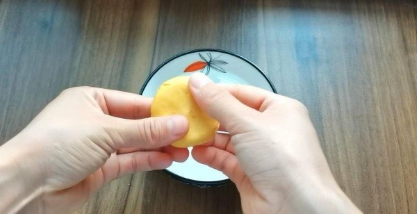 饼干南瓜饼怎么做又酥又脆-饼干南瓜饼的做法7