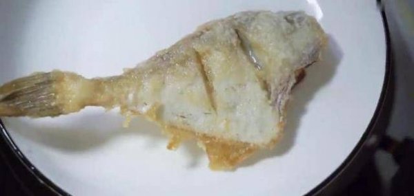 扒皮鱼又名什么鱼-红烧扒皮鱼的做法5