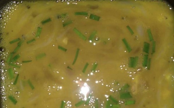 银鱼可以炒鸡蛋吗-鸡蛋炒银鱼的做法3