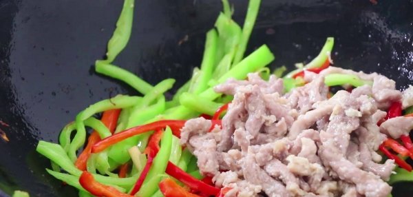 尖椒肉丝怎么做-尖椒肉丝的家常做法12