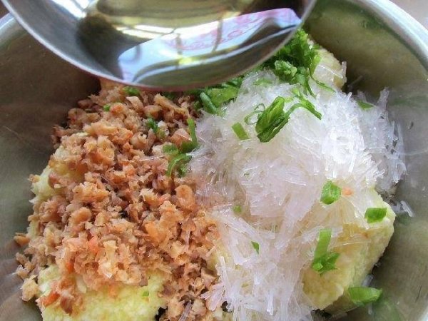 菜瓜包子馅怎么拌好吃-菜瓜包子的做法7