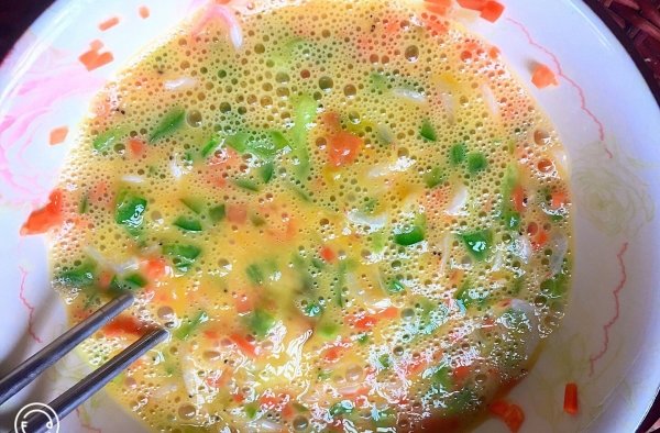 鸡蛋炒虾皮怎么炒好吃-鸡蛋炒虾皮的做法5