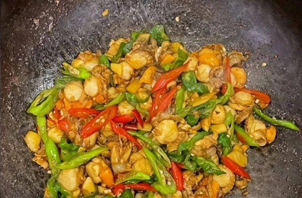辣椒炒扇贝肉怎么做-辣椒炒扇贝肉的做法9