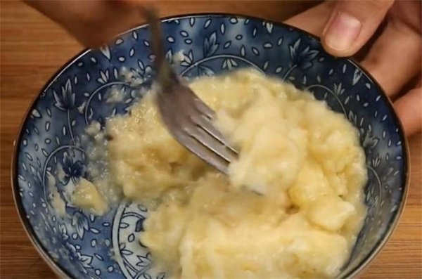 香蕉饼怎么做-香蕉饼烤箱的做法2