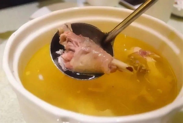炖鸡汤怎么炖好喝-炖鸡汤的正确方法1