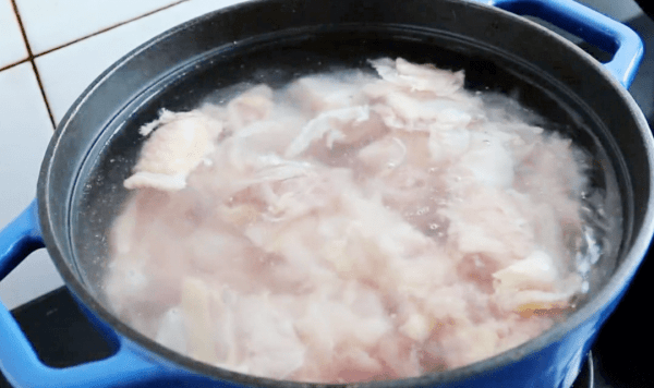 炖鸡汤怎么炖好喝-炖鸡汤的正确方法4