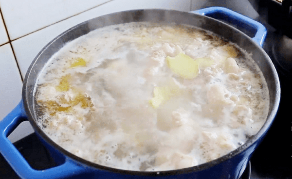 炖鸡汤怎么炖好喝-炖鸡汤的正确方法6