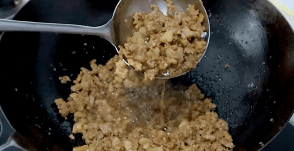 空心菜梗怎么炒好吃-空心菜梗炒肉末的做法5