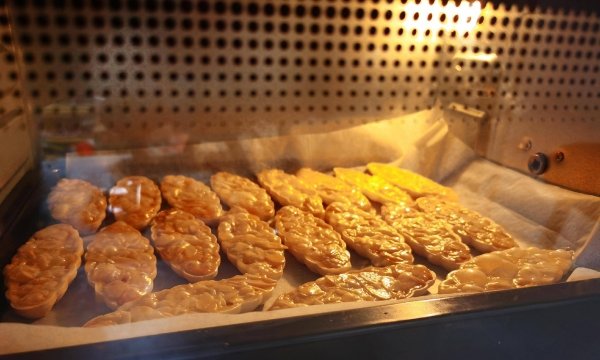 杏仁糯米船为什么不脆-杏仁糯米船的做法7