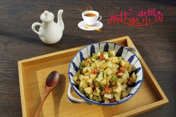 花生米西芹拌藕丁怎么做-花生米西芹拌藕丁的做法3