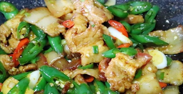 辣椒炒肉是先炒辣椒还是先炒肉-辣椒炒肉的家常做法8