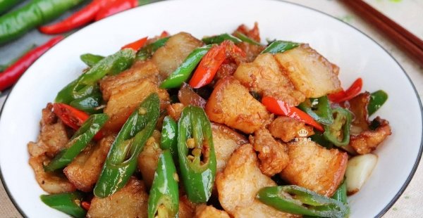 辣椒炒肉是先炒辣椒还是先炒肉-辣椒炒肉的家常做法9