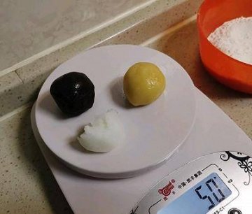 月饼里的麻薯怎么做-麻薯豆沙月饼的做法8