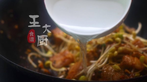 黄豆芽焖肉怎么做好吃-黄豆芽焖肉的做法12