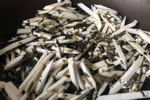 水八鲜是指哪八仙-茭白雪菜的做法6