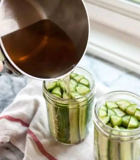 如何制作辣黄瓜条-各种咸菜的做法大全7