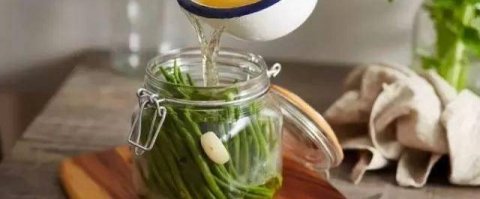 如何制作辣黄瓜条-各种咸菜的做法大全33