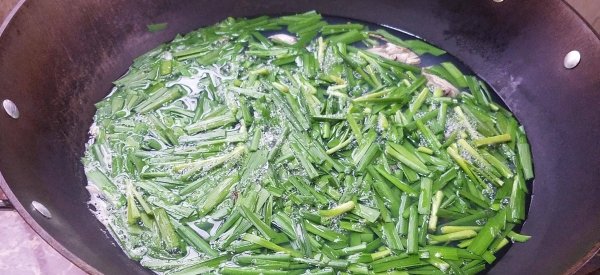 韭菜生蚝汤的功效与作用-韭菜生蚝汤的做法8