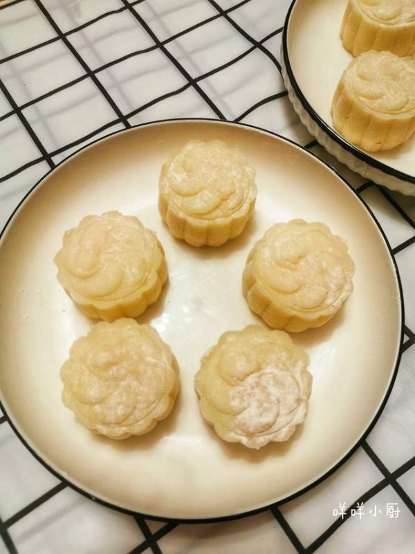 不用烤箱如何做月饼-不用烤箱做出的月饼怎么做11
