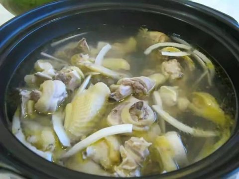 饭店的鸡汤为什么是清汤-饭店的鸡汤怎么熬的4