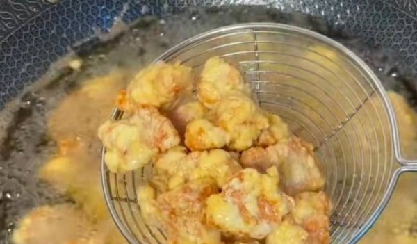 菠萝咕咾肉用什么肉-菠萝咕咾肉的家常做法4