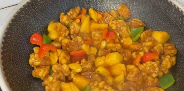 菠萝咕咾肉用什么肉-菠萝咕咾肉的家常做法6