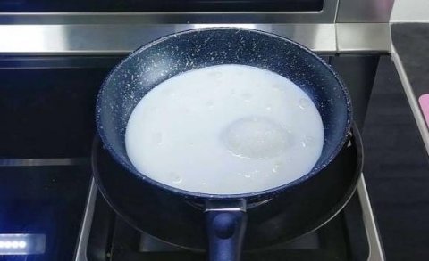 牛奶鸡蛋布丁要蒸多久-自制鸡蛋牛奶布丁的做法3