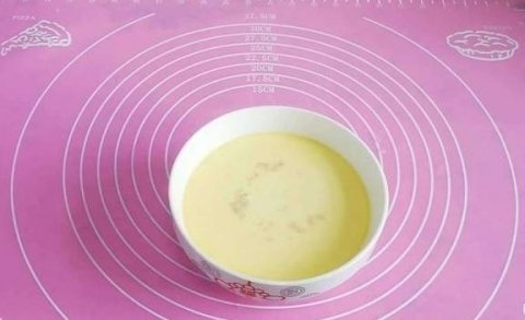 牛奶鸡蛋布丁要蒸多久-自制鸡蛋牛奶布丁的做法6