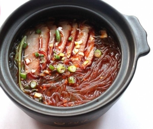 粉丝煲放什么材料好吃-粉丝煲的家常做法1