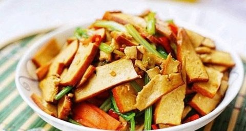 炒香干要不要焯水-芹菜炒...