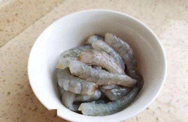 手工鲜虾丸子怎么做-手工鲜虾丸子的做法2