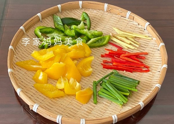 爆炒鱿鱼怎么做好吃-爆炒鱿鱼的做法3