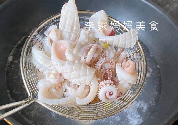 爆炒鱿鱼怎么做好吃-爆炒鱿鱼的做法6